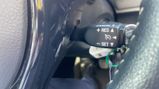 Toyota Yaris 1.5 VVT-i Icon Tech 5dr Petrol Hatchback